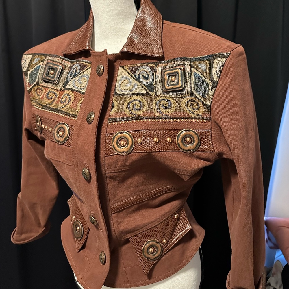 Caché blazer.